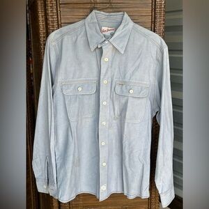 Gap Mens Long Sleeve, Button Down Special Denim Shirt. Medium